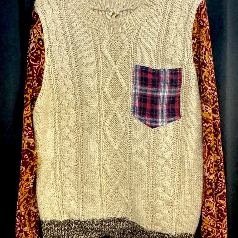 Gimmicks by BUCKLE sweater sz small